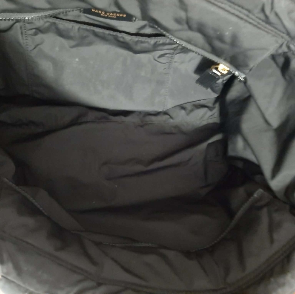 MARC JACOBS Black Quilted Nylon Tote with Matching RELIC Pouch - Picture 4 of 9